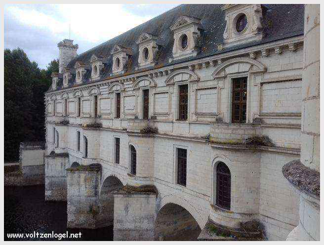 Château de Chenonceau : symbole de la Renaissance française et de la beauté des jardins historiques.