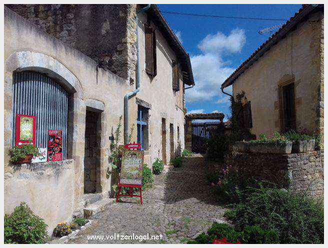 Vue panoramique de Cordes-sur-Ciel, joyau médiéval perché dans le Tarn