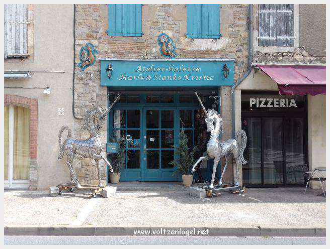 Vue panoramique de Cordes-sur-Ciel, joyau médiéval perché dans le Tarn