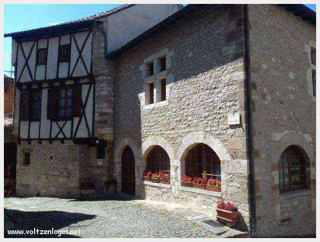La cité médiévale de Cordes-sur-Ciel perchée sur les collines du Tarn