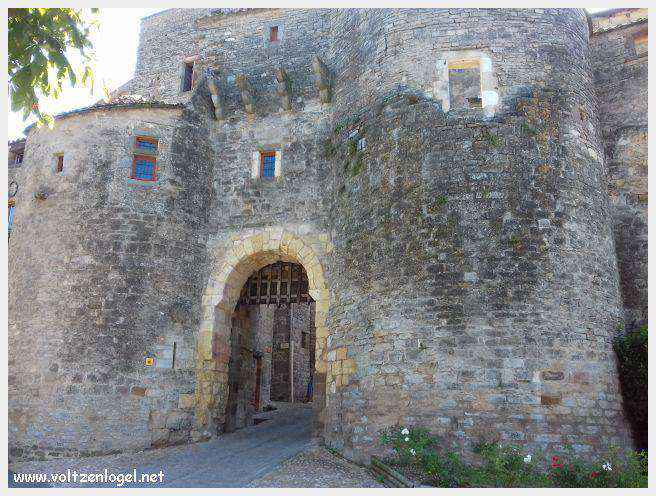 La cité médiévale de Cordes-sur-Ciel perchée sur les collines du Tarn