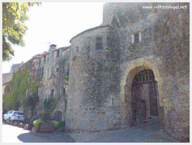 La cité médiévale de Cordes-sur-Ciel perchée sur les collines du Tarn