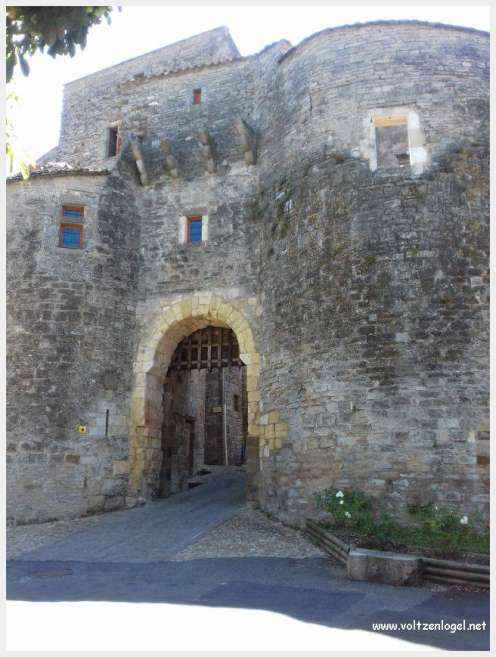 La cité médiévale de Cordes-sur-Ciel perchée sur les collines du Tarn