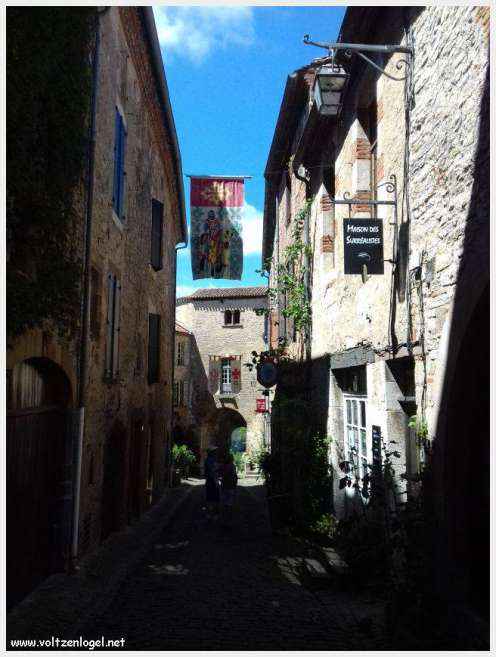 La cité médiévale de Cordes-sur-Ciel perchée sur les collines du Tarn