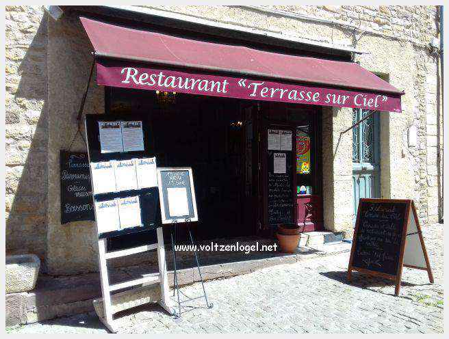 La cité médiévale de Cordes-sur-Ciel perchée sur les collines du Tarn