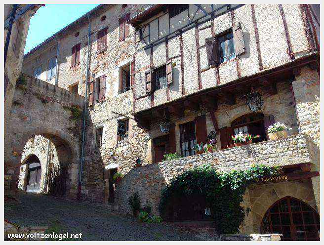 La cité médiévale de Cordes-sur-Ciel perchée sur les collines du Tarn