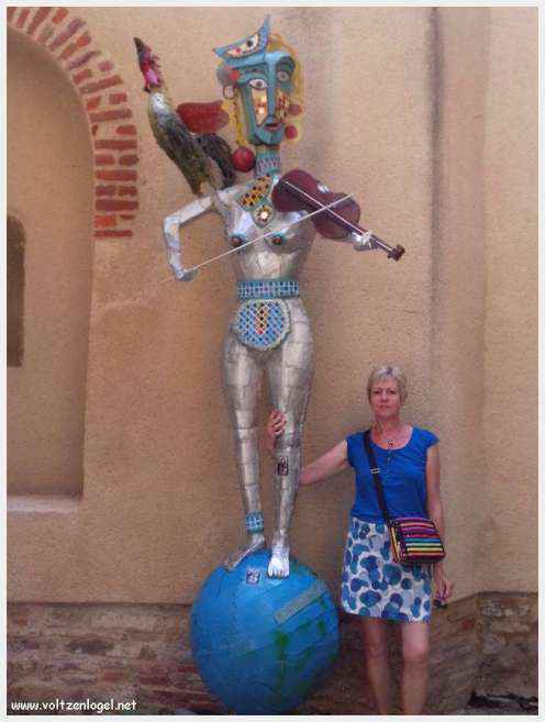 Vue panoramique sur les toits de Cordes-sur-Ciel, cité médiévale perchée