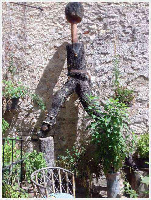 Vue panoramique sur les toits de Cordes-sur-Ciel, cité médiévale perchée