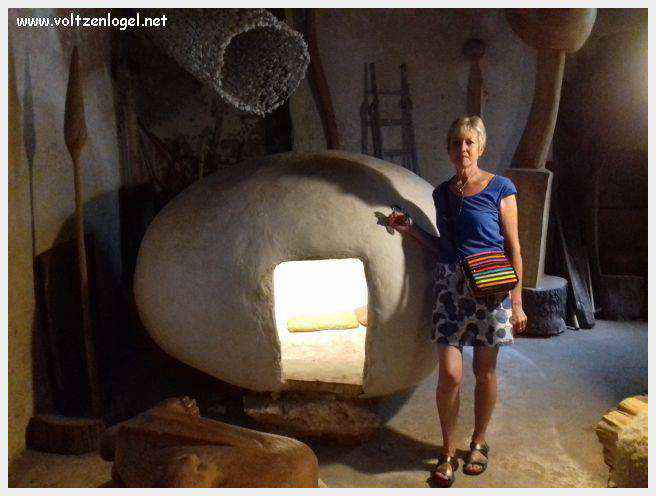 Vue panoramique sur les toits de Cordes-sur-Ciel, cité médiévale perchée