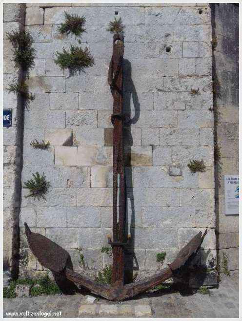 Tour Saint-Nicolas à La Rochelle, emblème médiéval du vieux port