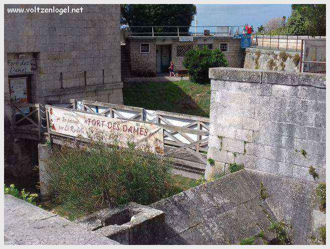Tour Saint-Nicolas à La Rochelle, emblème médiéval du vieux port