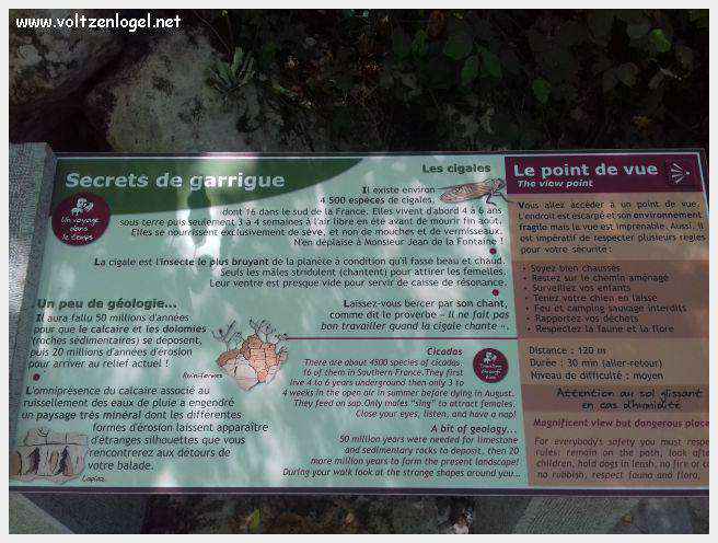 Paysage pittoresque de Labeaume avec falaises calcaires et rivière Beaume