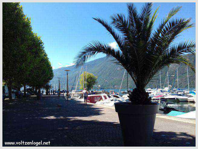 Vue panoramique du Lac du Bourget entouré de montagnes majestueuses
