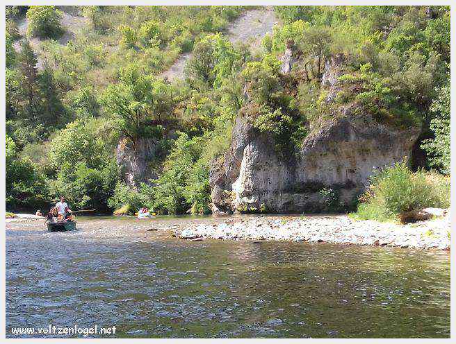Exploration en barque des Gorges du Tarn à La Malène