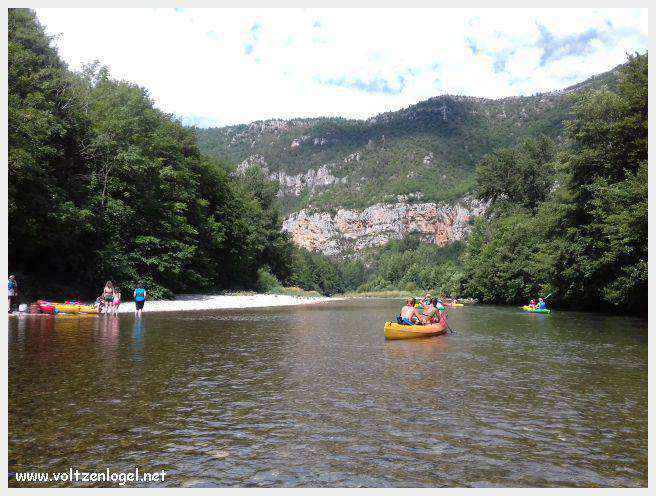 Exploration en barque des Gorges du Tarn à La Malène