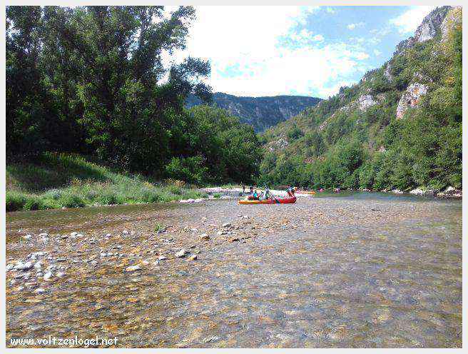 Exploration en barque des Gorges du Tarn à La Malène