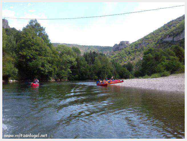 Exploration en barque des Gorges du Tarn à La Malène