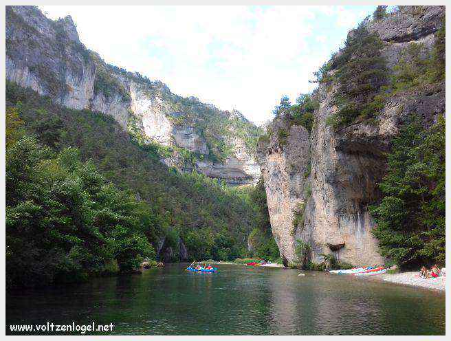 Exploration en barque des Gorges du Tarn à La Malène