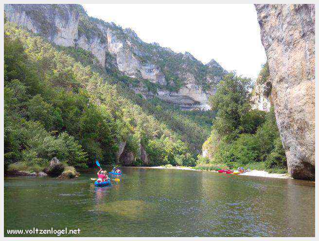 Exploration en barque des Gorges du Tarn à La Malène