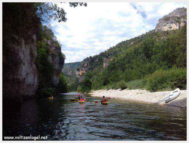 Exploration en barque des Gorges du Tarn à La Malène