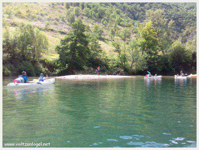 Exploration en barque des Gorges du Tarn à La Malène