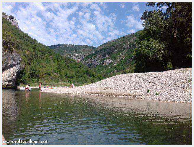 Exploration en barque des Gorges du Tarn à La Malène