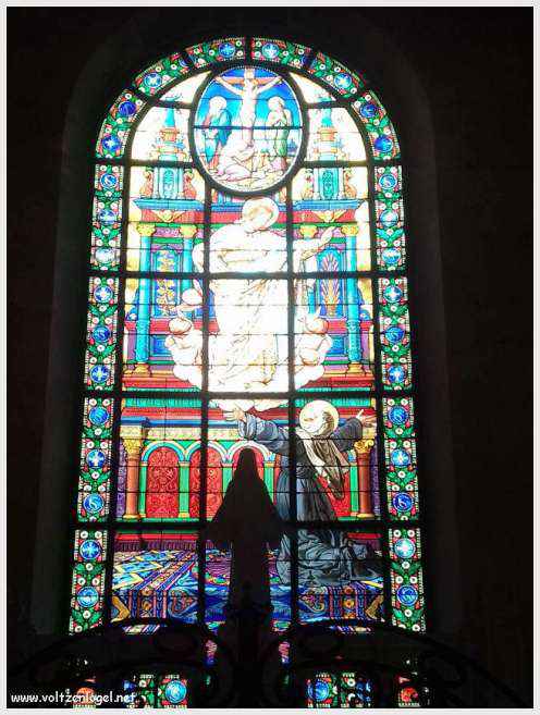 Vue panoramique des Tours de La Rochelle surplombant le Vieux Port historique.