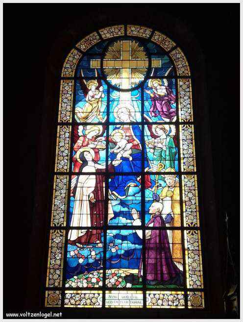 Vue panoramique des Tours de La Rochelle surplombant le Vieux Port historique.