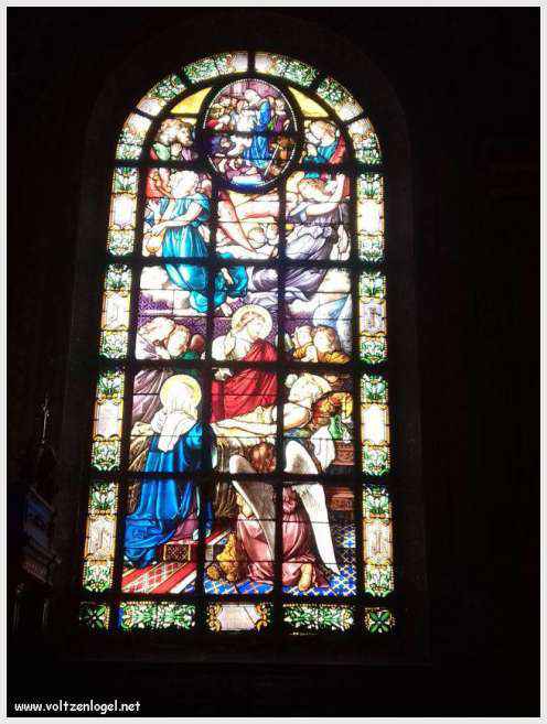 Vue panoramique des Tours de La Rochelle surplombant le Vieux Port historique.