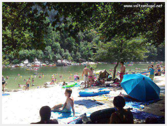 Le Pont d’Arc, une majestueuse arche naturelle dans les gorges de l'Ardèche