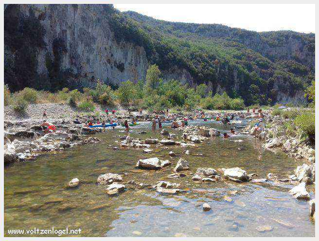 Le Pont d’Arc, une majestueuse arche naturelle dans les gorges de l'Ardèche
