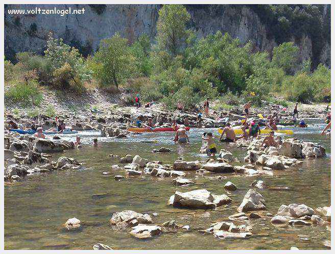 Le Pont d’Arc, une majestueuse arche naturelle dans les gorges de l'Ardèche