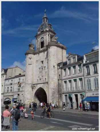 Grosse Horloge de La Rochelle : symbole architectural transcendant le temps.