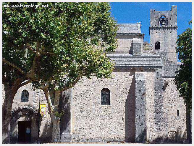 Cathédrale Notre-Dame à Vaison-la-Romaine, symbole de l'architecture romane et médiévale
