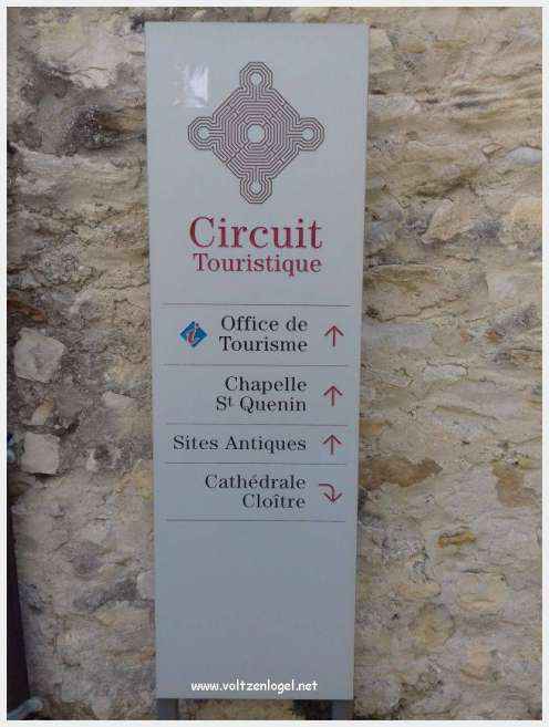 Cathédrale Notre-Dame à Vaison-la-Romaine, symbole de l'architecture romane et médiévale