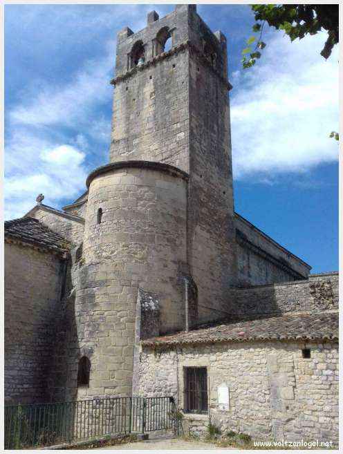 Cathédrale Notre-Dame à Vaison-la-Romaine, symbole de l'architecture romane et médiévale