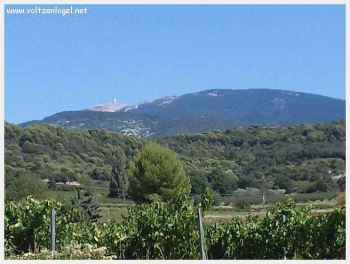 Entrechaux au pied du Mont Ventoux en Provence