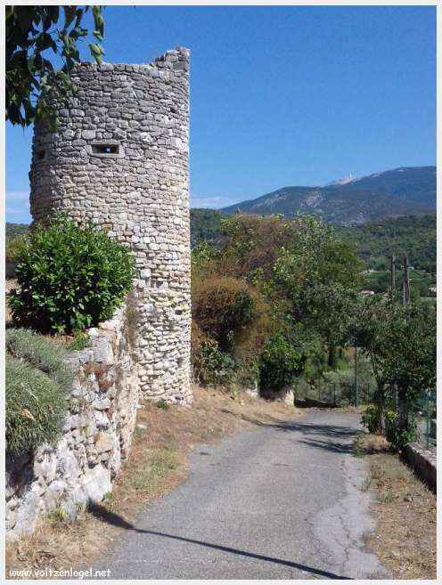 Entrechaux au Pays Ventoux