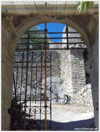 Moulin à eau: témoignage du passé de Entrechaux