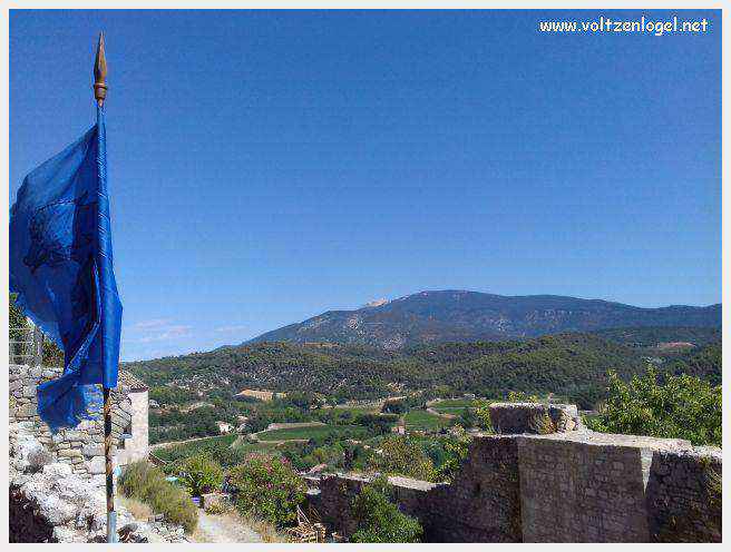 Entrechaux au Pays Ventoux