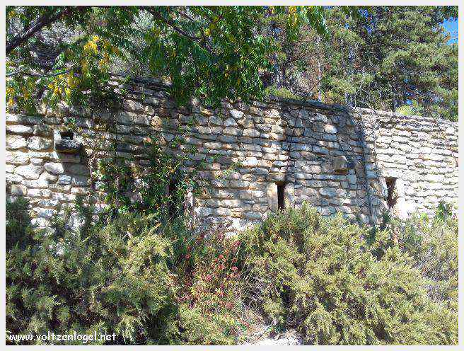 Entrechaux au Pays Ventoux