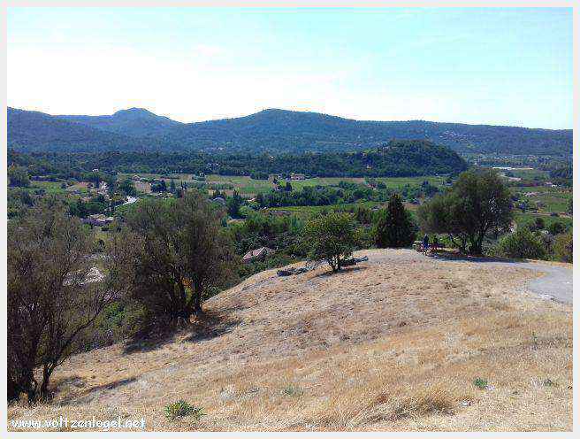 Entrechaux au Pays Ventoux