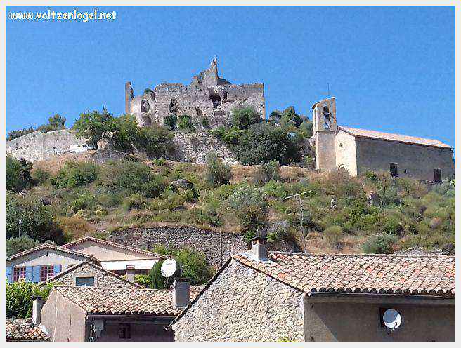 Entrechaux au Pays Ventoux