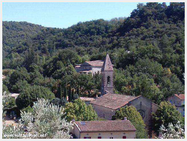 Entrechaux au Pays Ventoux