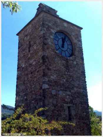 Église Saint-Michel : symbole architectural de Puyméras