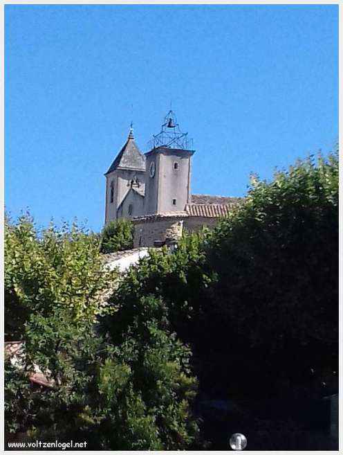 Saint-Romain-En-Viennois en Vaucluse. Le village circulaire de l'époque médiévale