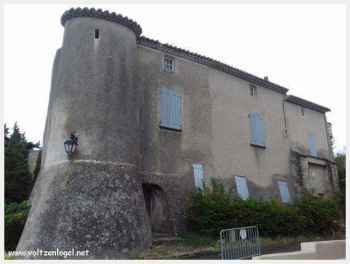 Villedieu, la cité médiévale au Pays du Ventoux