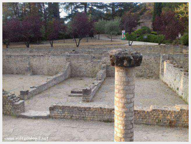 Ruines gallo-romaines de Vaison La Romaine, témoignage vivant de l'Antiquité.