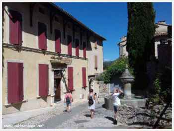 Témoin du passé : Plongez dans l'histoire de Vaison-la-Romaine avec le Château Comtal