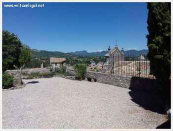Paysages provençaux à Séguret et Vacqueyras : villages perchés et vignobles